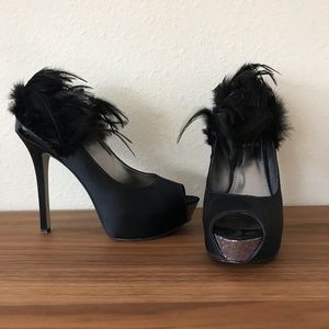 Enzo Angiolini sparkle peep feather pumps!